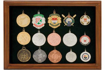 Large display frame for medals